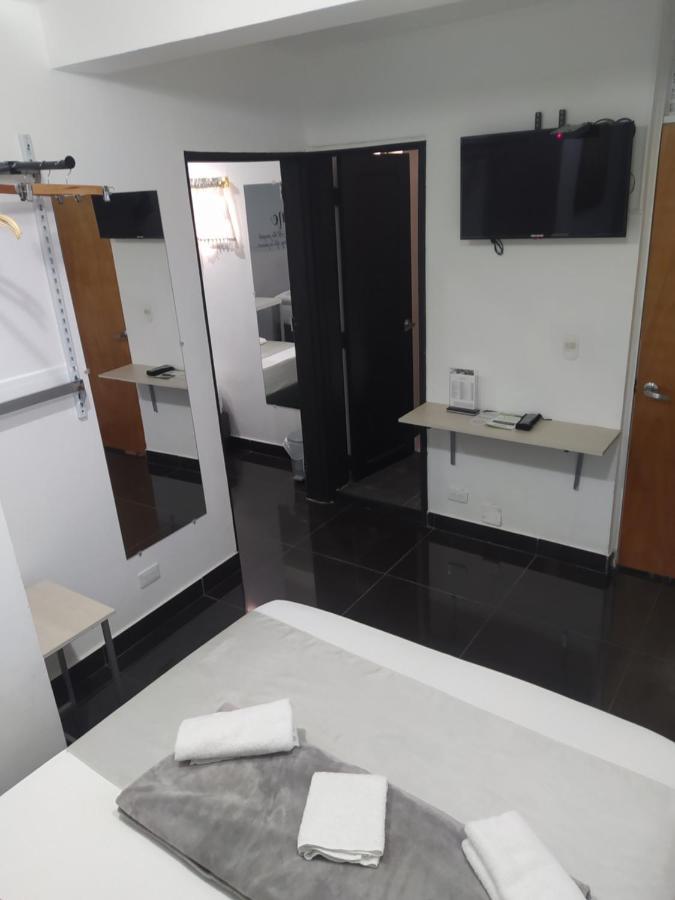 Hotel Aura ميديلين المظهر الخارجي الصورة