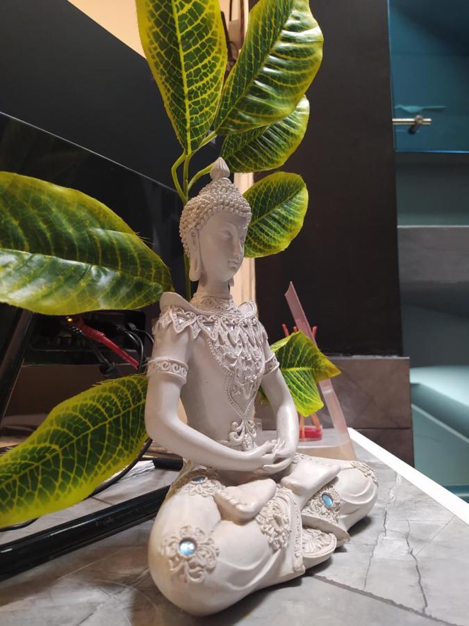 Hotel Aura ميديلين المظهر الخارجي الصورة